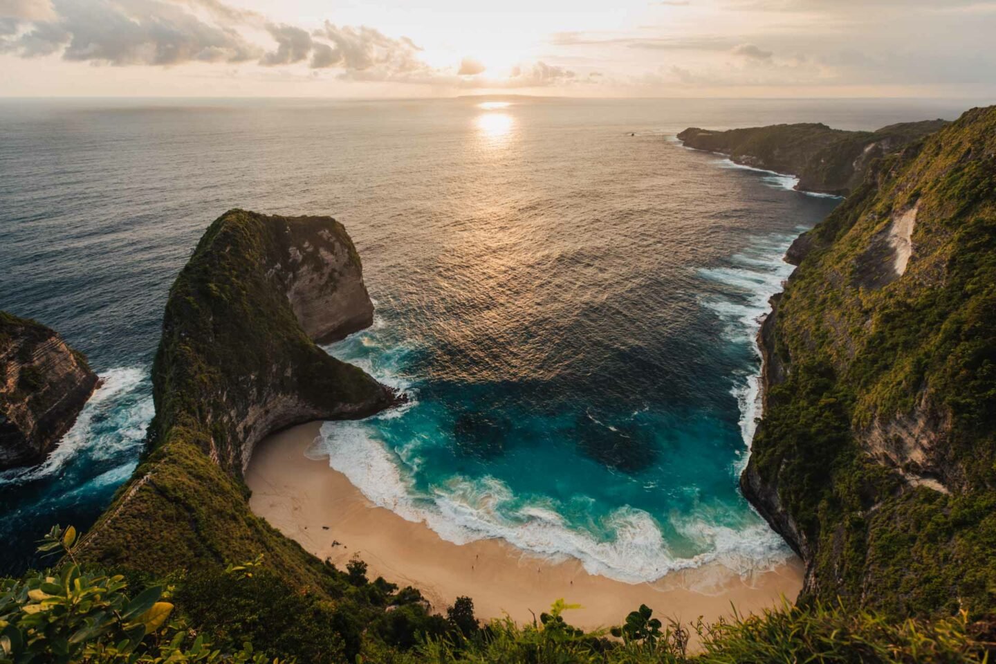 PANTAI KELINGKING (BALI)